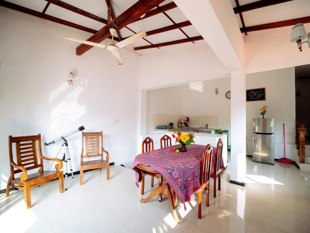 Surfing Guest House 마타라 외부 사진