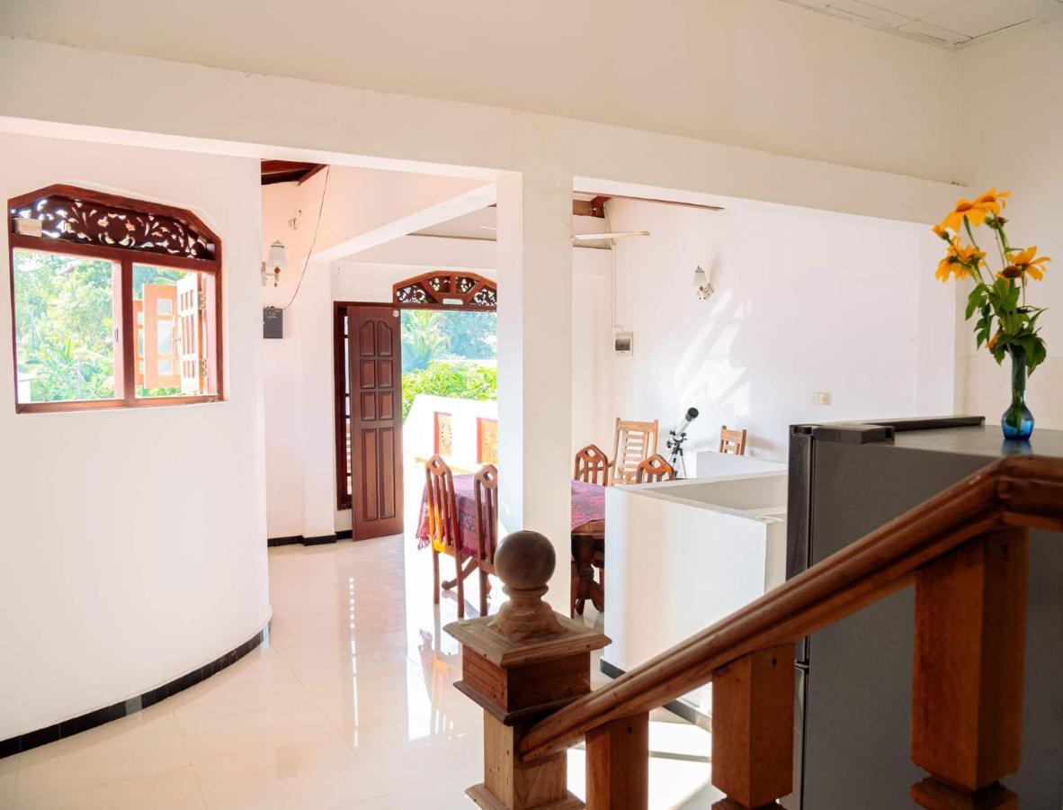 Surfing Guest House 마타라 외부 사진