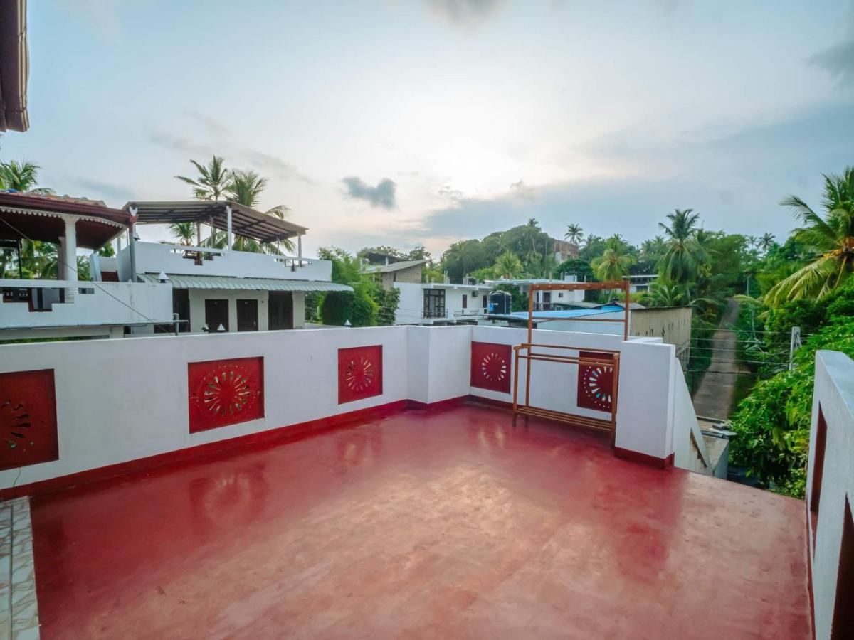 Surfing Guest House 마타라 외부 사진