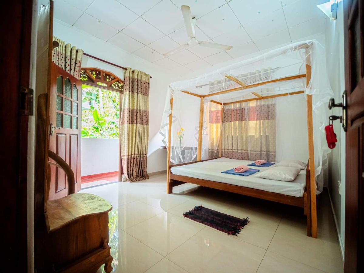 Surfing Guest House 마타라 외부 사진